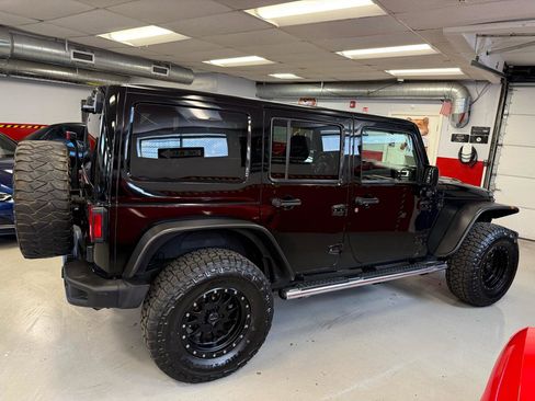 Used 2015 Jeep Wrangler Unlimited Sahara w/ Dual Top Group AWD/4WD image 7