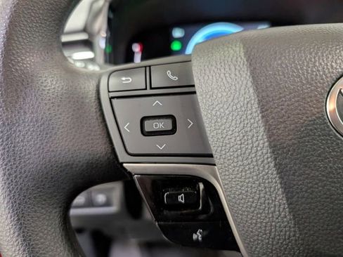 Used 2025 Toyota Camry LE image 18