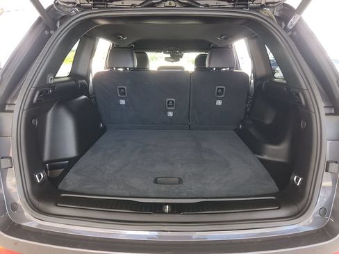 Used 2024 Jeep Grand Cherokee Altitude RWD image 14