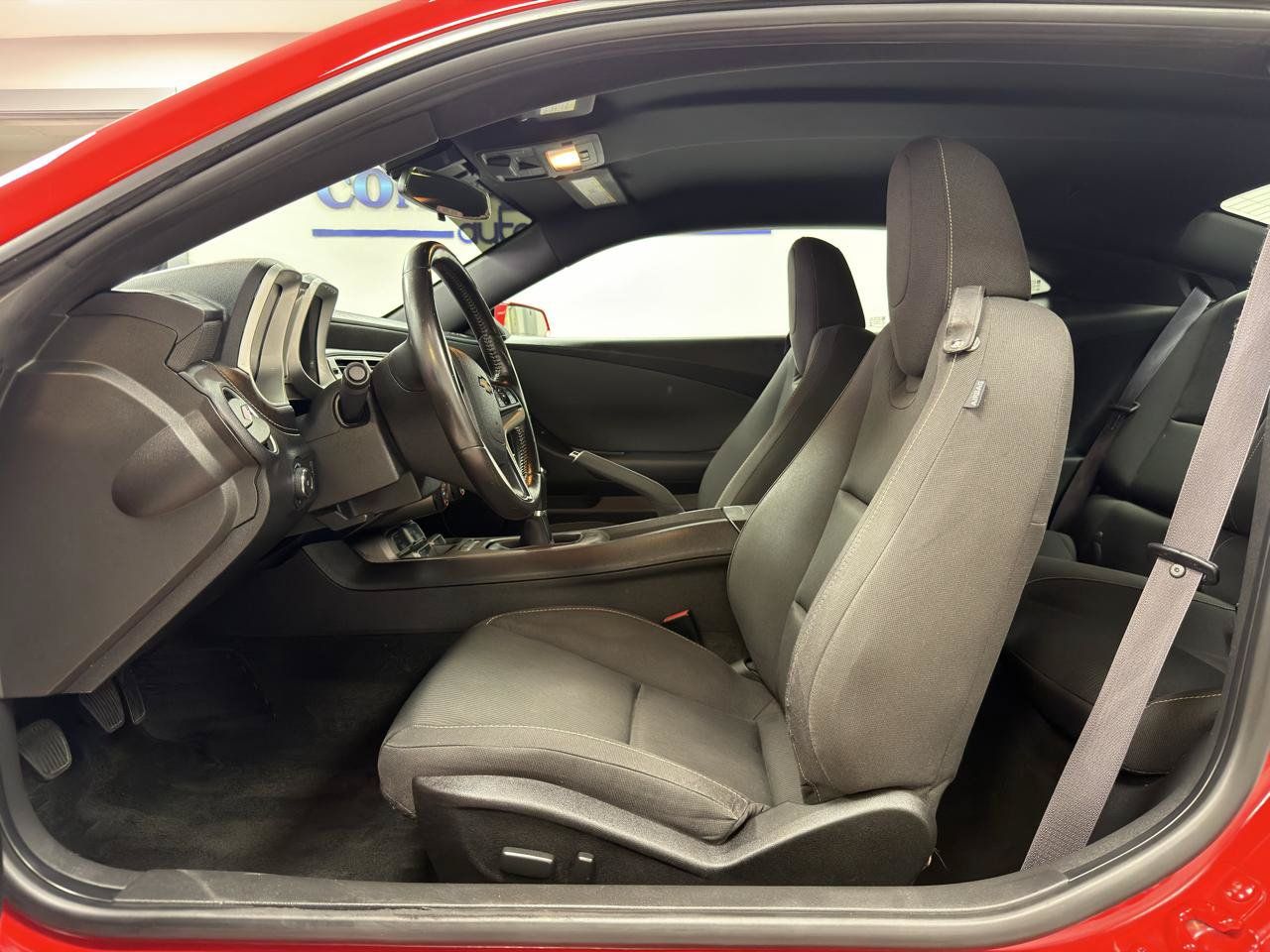 Used 2015 Chevrolet Camaro LT RWD image 9