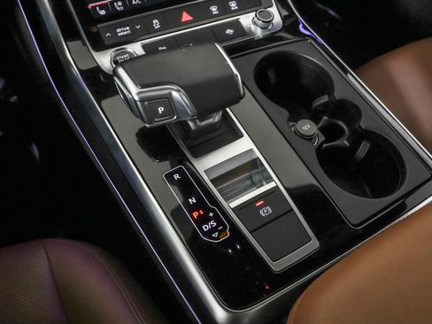 Used 2022 Audi Q8 Premium Plus w/ Premium Plus Package image 36