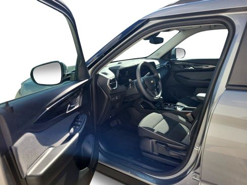 Used 2026 Chevrolet TrailBlazer LT FWD image 9