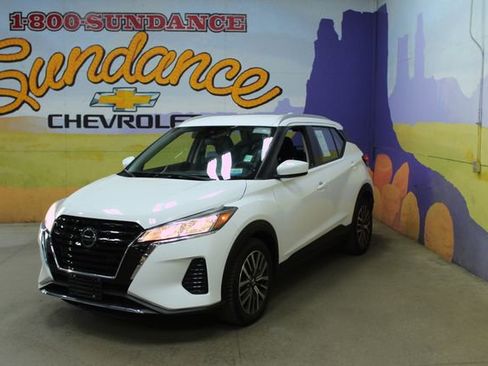 Used 2021 Nissan Kicks SV FWD image 2