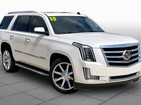 Used 2015 Cadillac Escalade Luxury AWD/4WD image 2