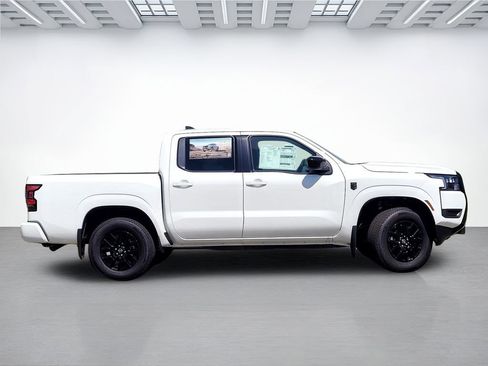 New 2026 Nissan Frontier SV w/ Tow Package AWD/4WD image 3