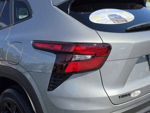 New 2026 Chevrolet Trax LT w/ Driver Confidence Package image 10