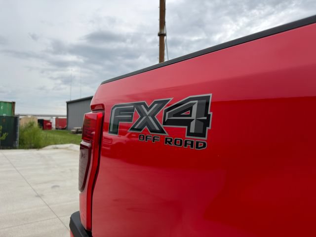 Used 2022 Ford F250 XLT w/ Black Appearance Package AWD/4WD image 11