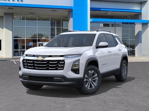 New 2026 Chevrolet Equinox LT w/ Safety and Technology Package FWD image 30