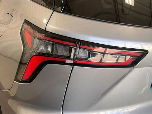 Used 2025 Chevrolet Equinox LT image 32