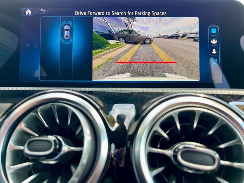 Used 2025 Mercedes-Benz CLA 250 4MATIC image 59