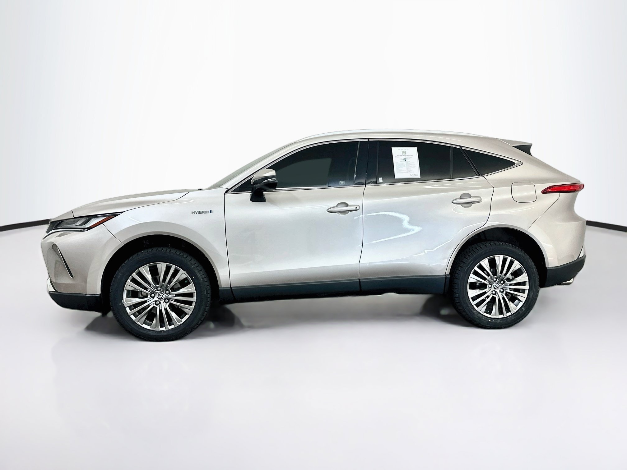 Used 2021 Toyota Venza XLE w/ Softex Package AWD/4WD image 4