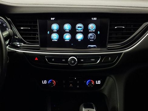 Used 2018 Buick Regal Essence FWD image 22