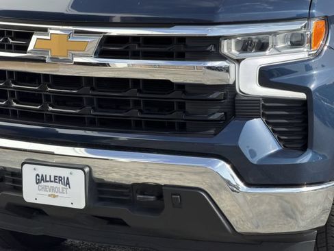 Used 2023 Chevrolet Silverado 1500 LT w/ Leather Package AWD/4WD image 11