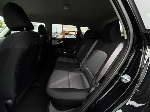 Used 2025 Kia Soul LX w/ LX Technology Package FWD image 23