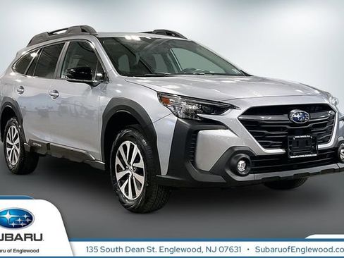 Used 2025 Subaru Outback Premium AWD/4WD image 1