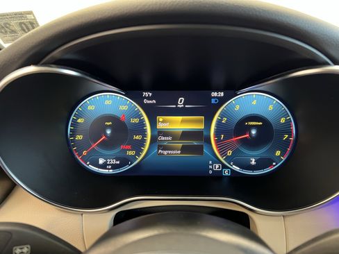 Used 2021 Mercedes-Benz GLC 300 4MATIC image 20