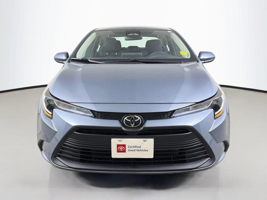 Used 2025 Toyota Corolla LE FWD image 2