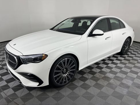 New 2026 Mercedes-Benz E 350 4MATIC Sedan image 8