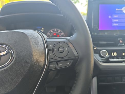 Used 2024 Toyota Corolla Cross LE w/ Moonroof Package image 17