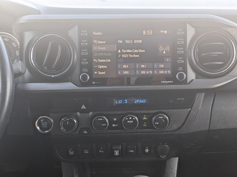 Used 2021 Toyota Tacoma TRD Sport w/ Technology Package image 21