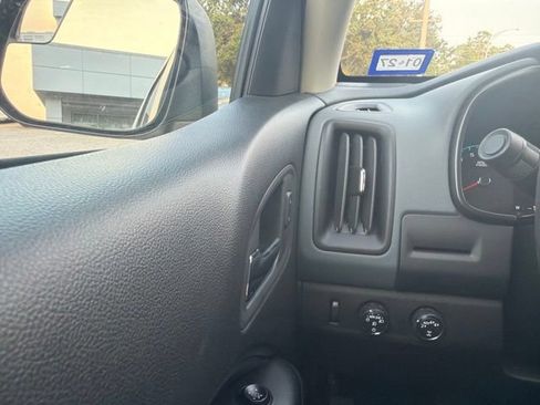 Used 2022 Chevrolet Colorado Z71 w/ Safety Package AWD/4WD image 12