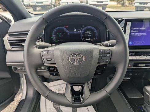 Used 2025 Toyota Camry LE image 26