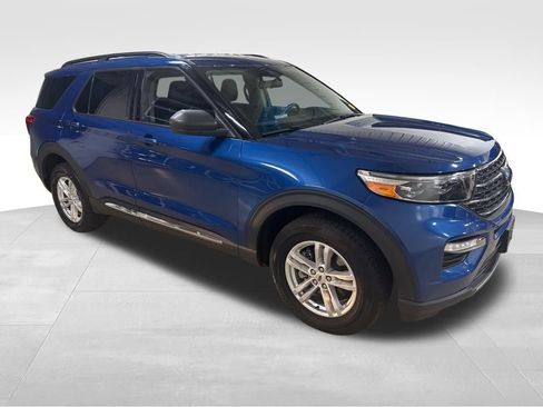Certified 2022 Ford Explorer XLT w/ Equipment Group 202A image 10
