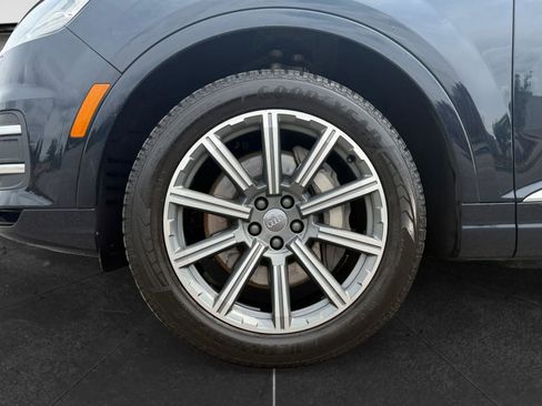Used 2018 Audi Q7 3.0T Prestige AWD/4WD image 9