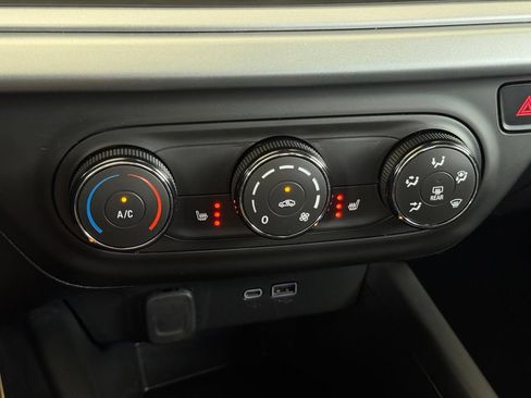 Used 2024 Chevrolet Trax LS w/ LS Convenience Package FWD image 30