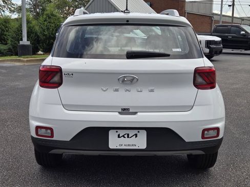 Used 2026 Hyundai Venue SEL FWD image 6