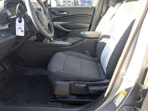 New 2026 Chevrolet Trax LS w/ LS Convenience Package image 19