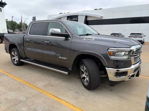 Used 2019 RAM 1500 Laramie AWD/4WD image 2