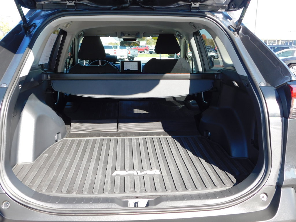 Used 2025 Toyota RAV4 LE AWD/4WD image 22