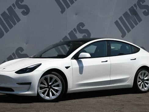 Used 2022 Tesla Model 3 RWD image 1