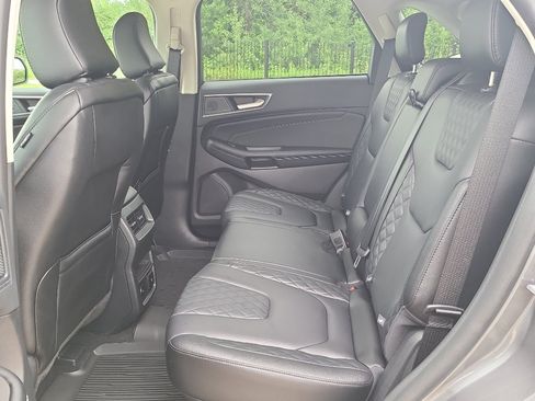 Used 2024 Ford Edge Titanium AWD/4WD image 35