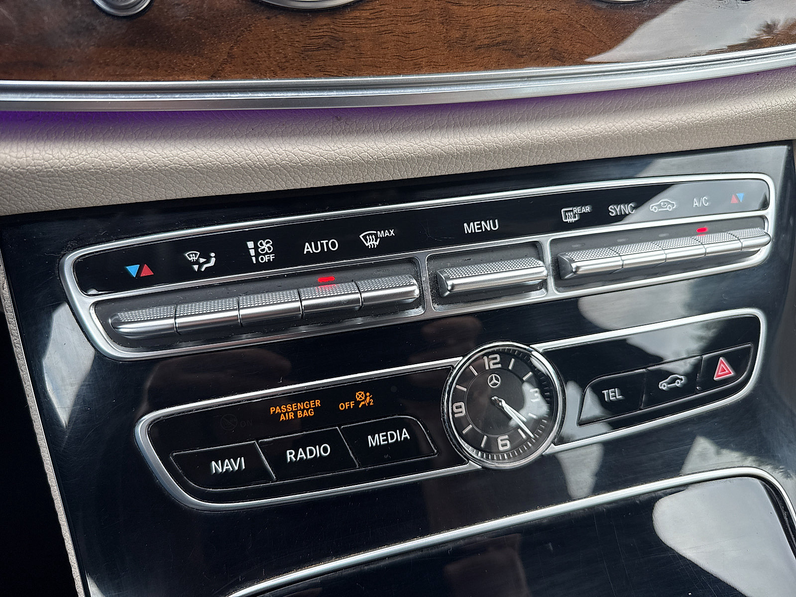 Used 2017 Mercedes-Benz E 400 4MATIC Wagon image 59