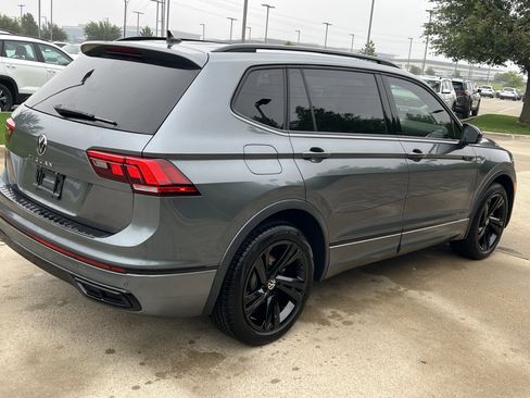 Certified 2023 Volkswagen Tiguan SE R-Line FWD image 10