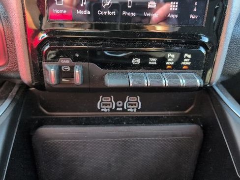 Used 2025 RAM 3500 Big Horn AWD/4WD image 20