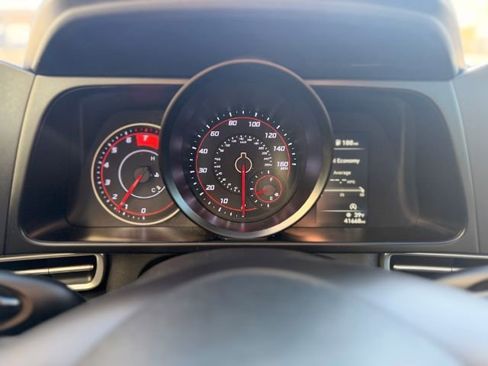 Used 2023 Hyundai Elantra SE w/ Winter Weather Package image 24