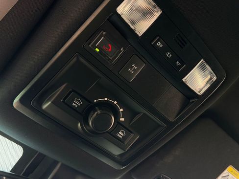 Certified 2020 Toyota Tacoma TRD Off-Road AWD/4WD image 32