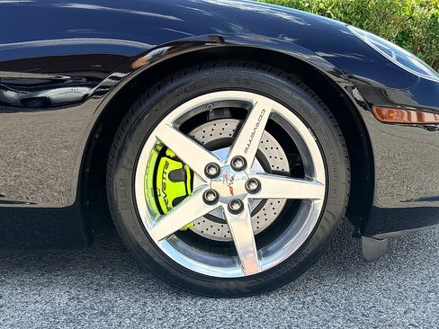 Used 2005 Chevrolet Corvette Coupe w/ Preferred Equipment Group RWD image 12