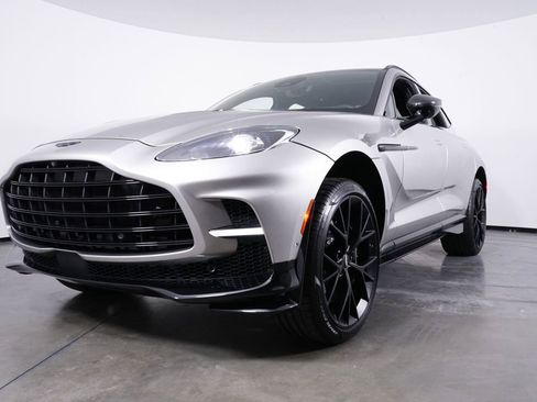 Used 2025 Aston Martin DBX 707 image 14