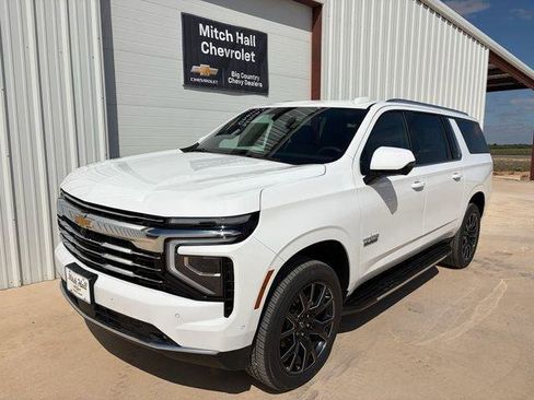 New 2026 Chevrolet Suburban LT w/ Comfort Package AWD/4WD image 1