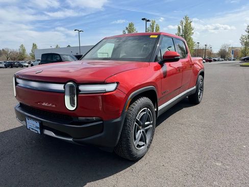 Used 2025 Rivian R1T Adventure image 3