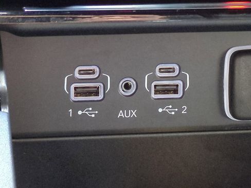 Used 2025 Jeep Grand Cherokee L Limited w/ Black Appearance Package image 10