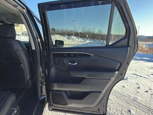 Used 2025 Honda Pilot Touring image 20