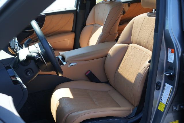Used 2024 Lexus LS 500 w/ Interior Upgrade Package RWD image 24
