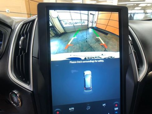 Certified 2022 Ford Edge ST-Line image 16