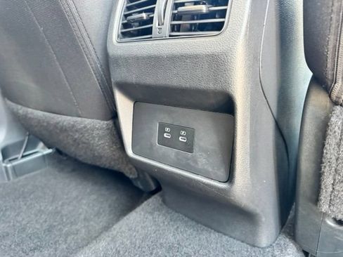 Used 2025 Nissan Rogue SV FWD image 25