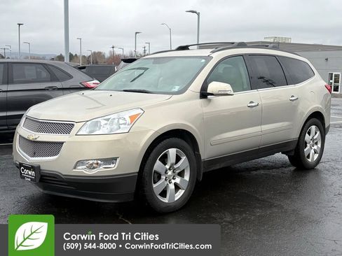 Used 2011 Chevrolet Traverse LTZ image 3